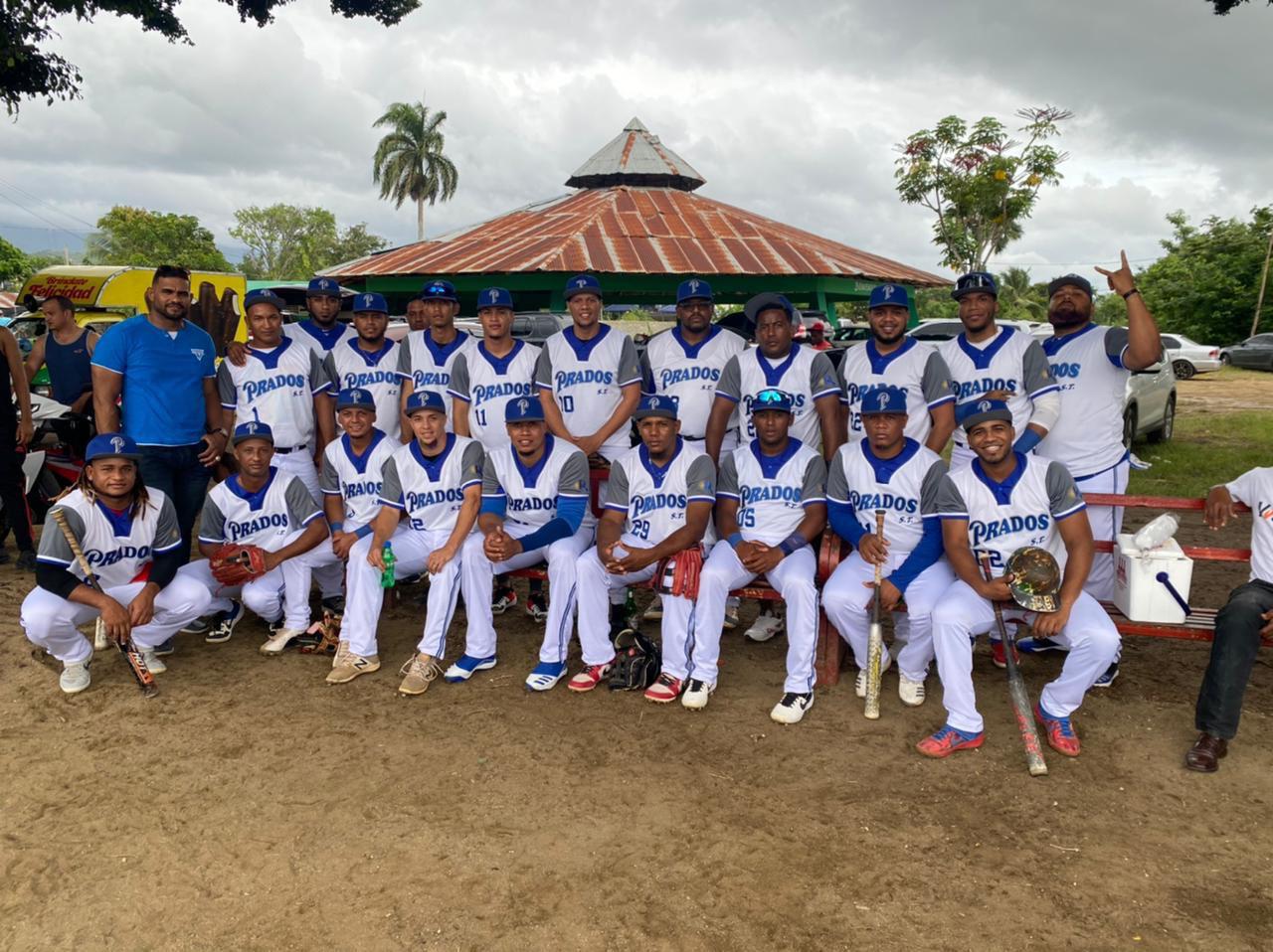 Equipo Prados del Cachón, campeón del primer clásico Transporte Morel de softbol. (Fuente externa)