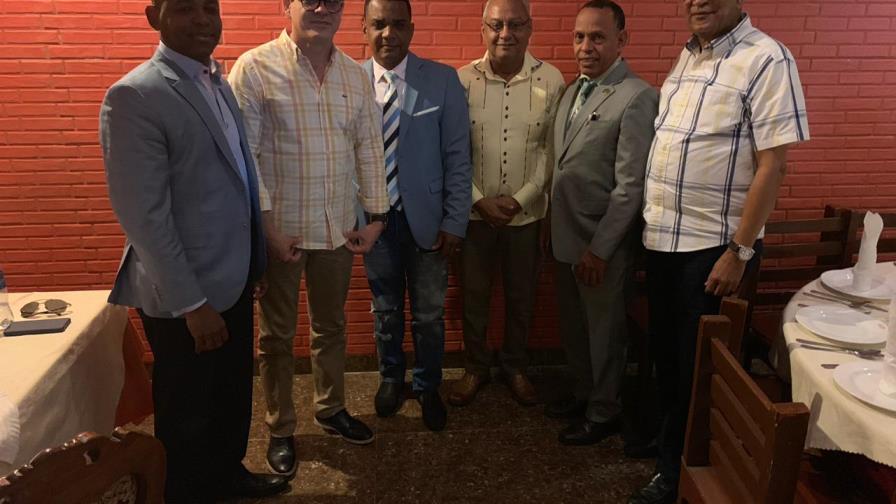 Sostienen reunión pre candidatos del PLD a la Alcaldía de SDO 