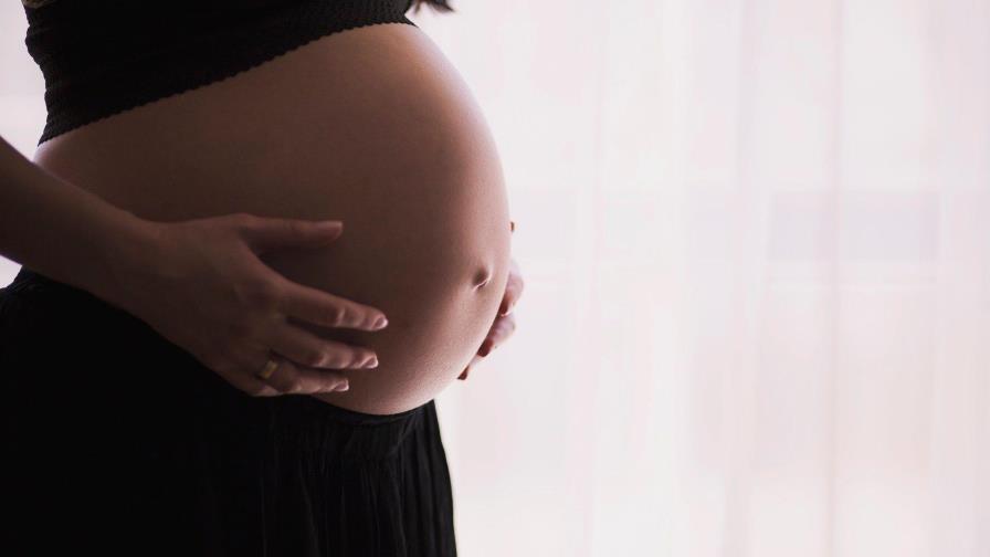 Sociedad de Obstetricia y Ginecología recomienda vacunar a embarazadas a partir del segundo trimestre 