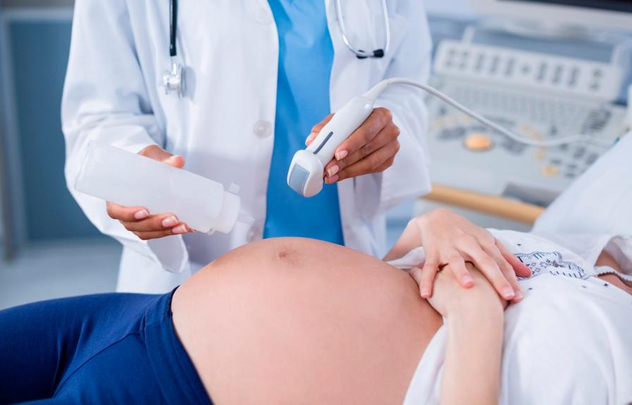 OMS incluye a las embarazadas en la lista de prioridad para vacunación COVID