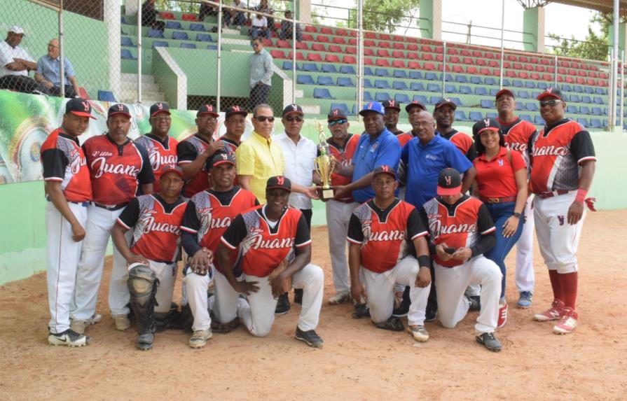 Distrito Nacional se corona en softbol categoría máster