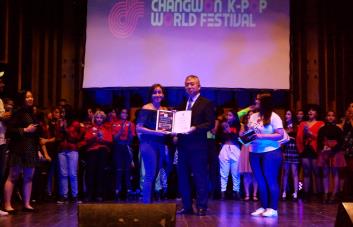 Cientos asisten a la competencia del K-Pop World Festival 2019