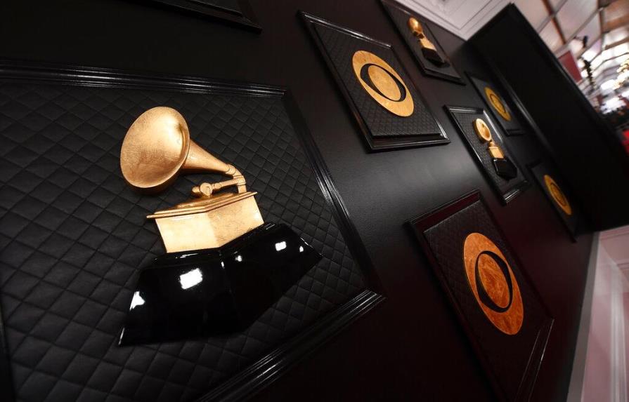 Premios Grammy se aplazan a marzo por coronavirus