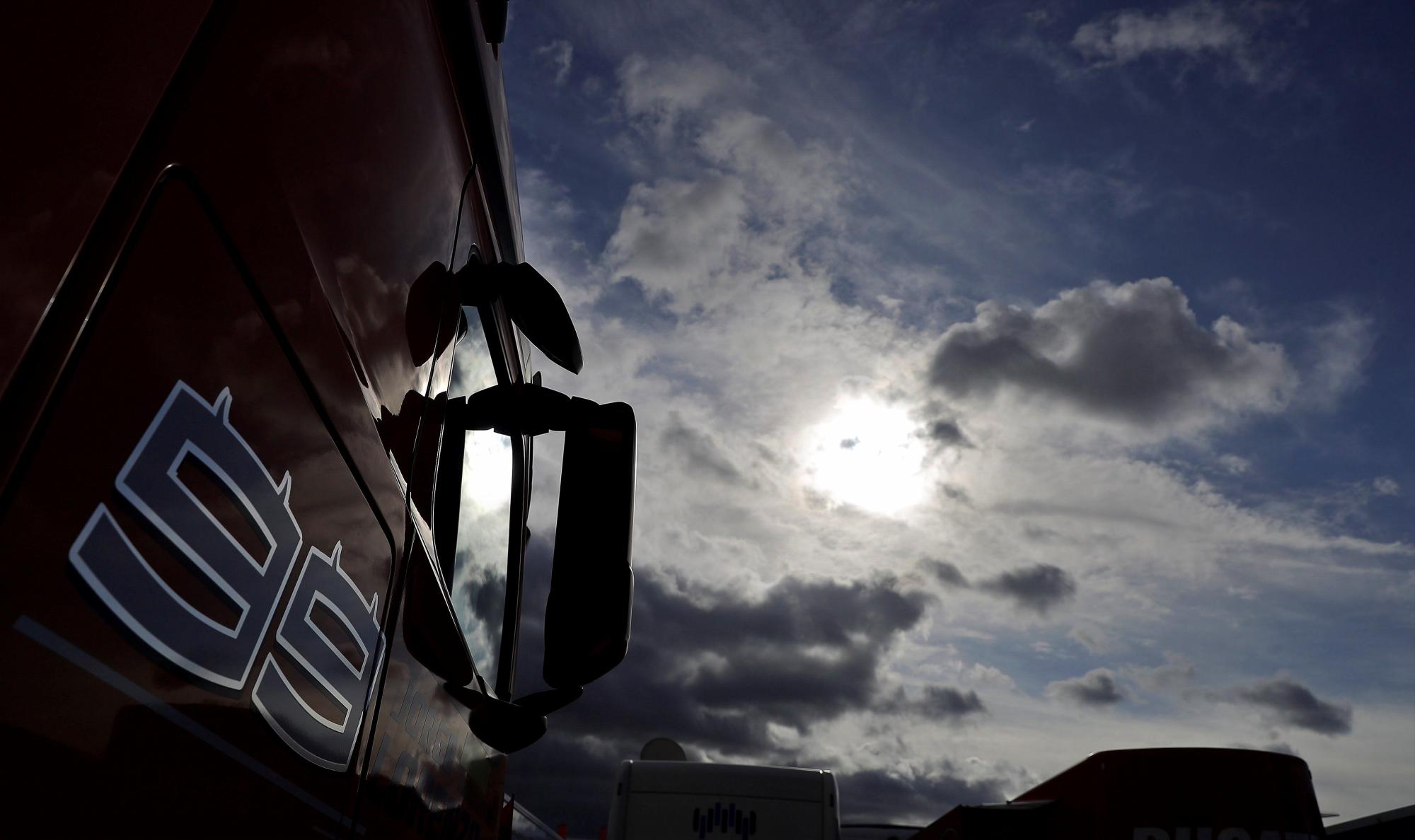 El camión del piloto Jorge Lorenzo este jueves, quien ha anunciado su regtiro de MotoGP. 