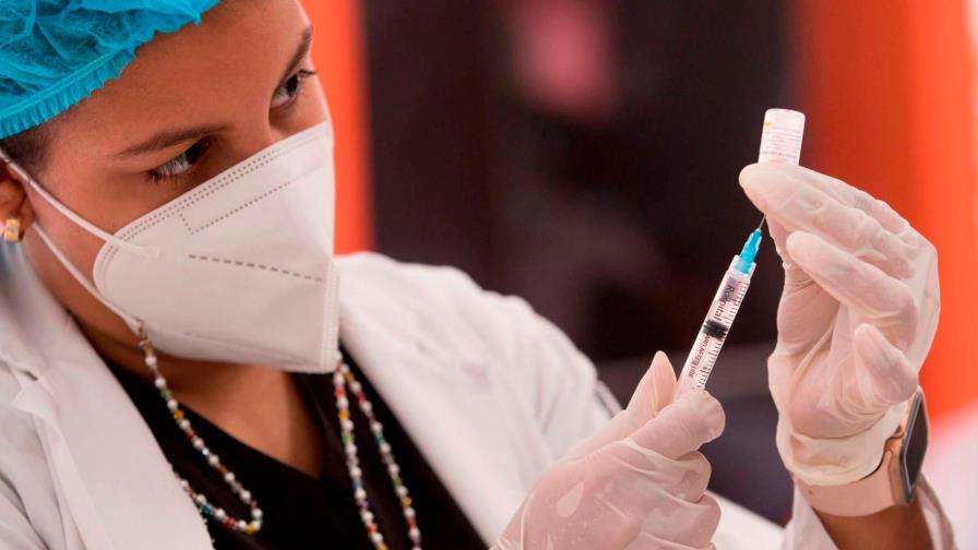 República Dominicana recibirá más vacunas y jeringas esta semana