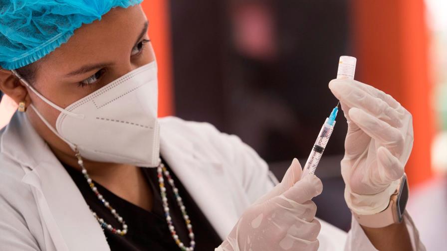 Comienza este sábado vacunación contra COVID-19 a personal del sector turístico Comienza este sábado vacunación contra COVID-19 a personal del sector turístico