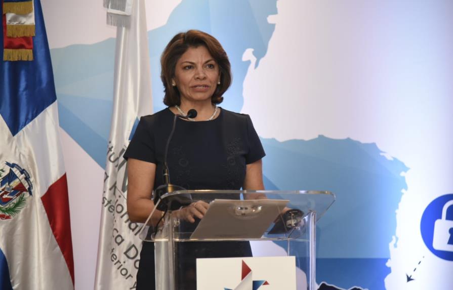 Expresidenta de Costa Rica dice visión internacional del país ha mejorado en asuntos migratorios