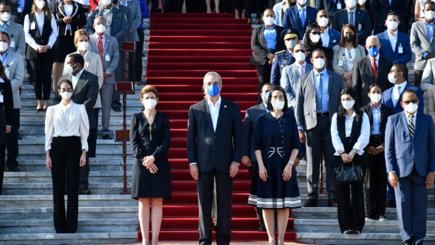 Presidente Abinader y colaboradores del Palacio agradecen a Dios por primeros días de Gobierno