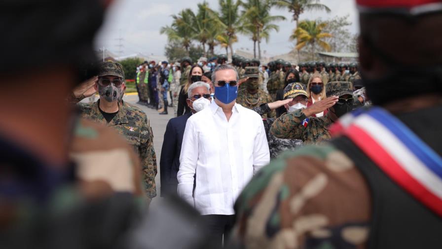 Presidente Abinader promete aumento salarial para miembros de las Fuerzas Armadas Presidente Abinader promete aumento salarial para miembros de las Fuerzas Armadas