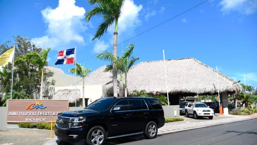 Abinader se reúne por segundo día con empresarios hoteleros de Puerto Plata  