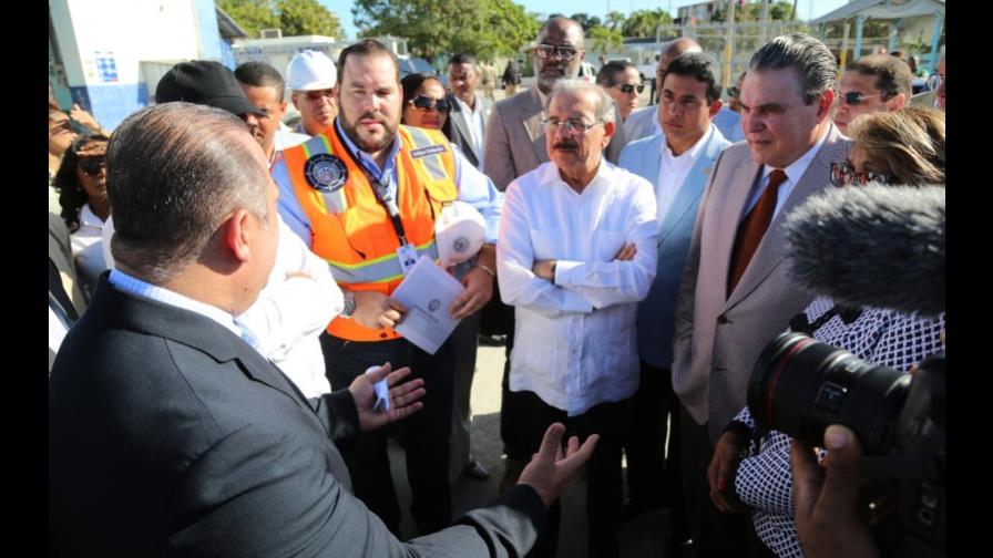 Danilo recorre San Pedro acompañado de legisladores de partido aliado 