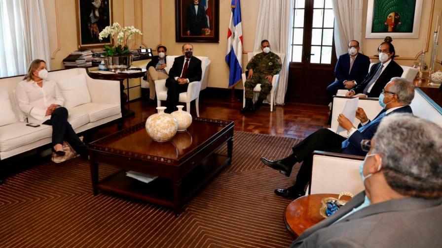 Presidente se reúne con comité para el combate del coronavirus Presidente se reúne con comité para el combate del coronavirus