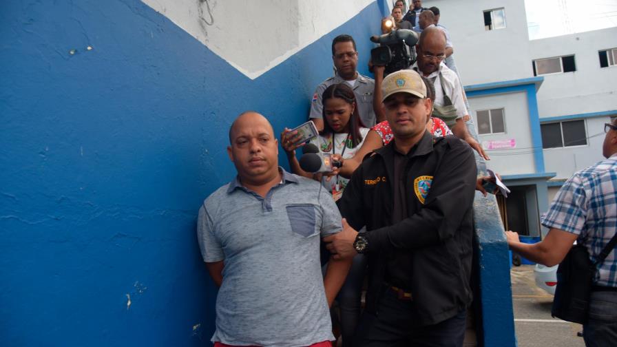 Se entrega hombre que apuñaló 13 veces a mujer