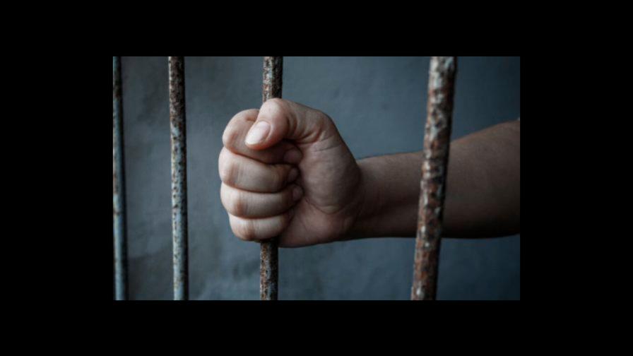 Policía apresa hombre que mató a su madre a machetazos en Honduras