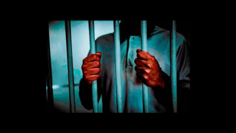 Envían a prisión a capitán de yola que transportaba 52 indocumentados a Puerto Rico Envían a prisión a capitán de yola que transportaba 52 indocumentados a Puerto Rico