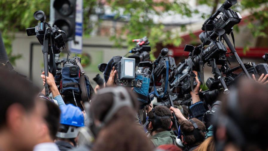 Retiran credenciales a 17 periodistas extranjeros residentes en Bielorrusia 