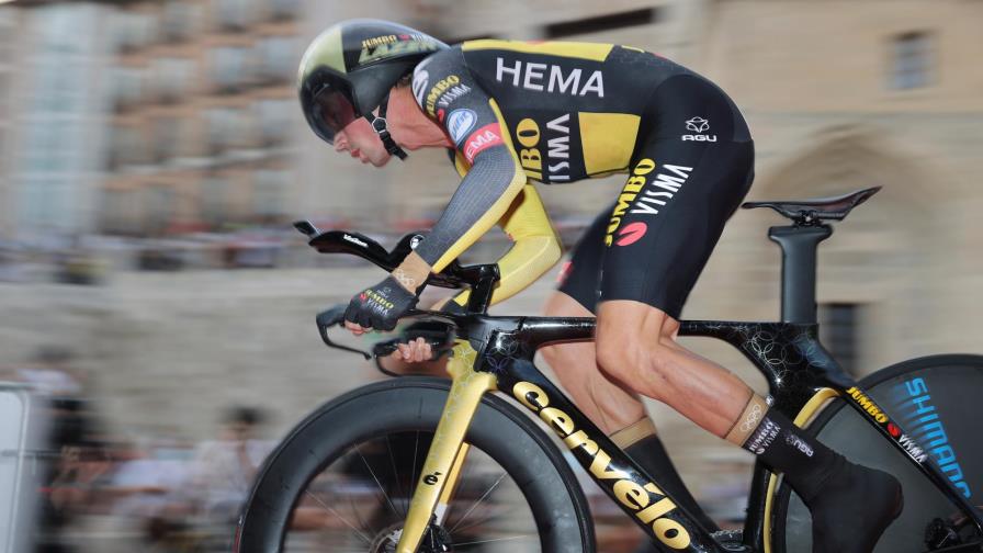 Primoz Roglic comienza la Vuelta imponiendo su ley