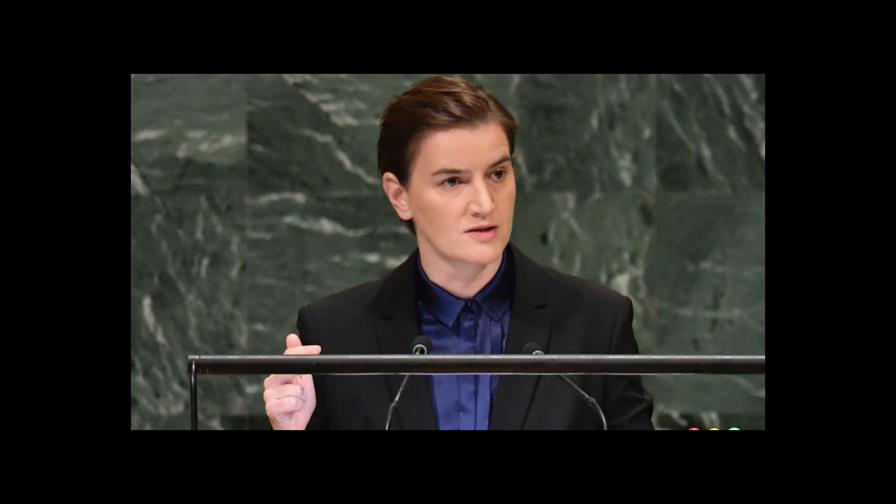 La pareja de la primera ministra de Serbia da a luz a un niño