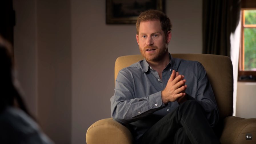 Harry aseguró que nunca montó bicicleta con su padre, y lo desmienten con imágenes