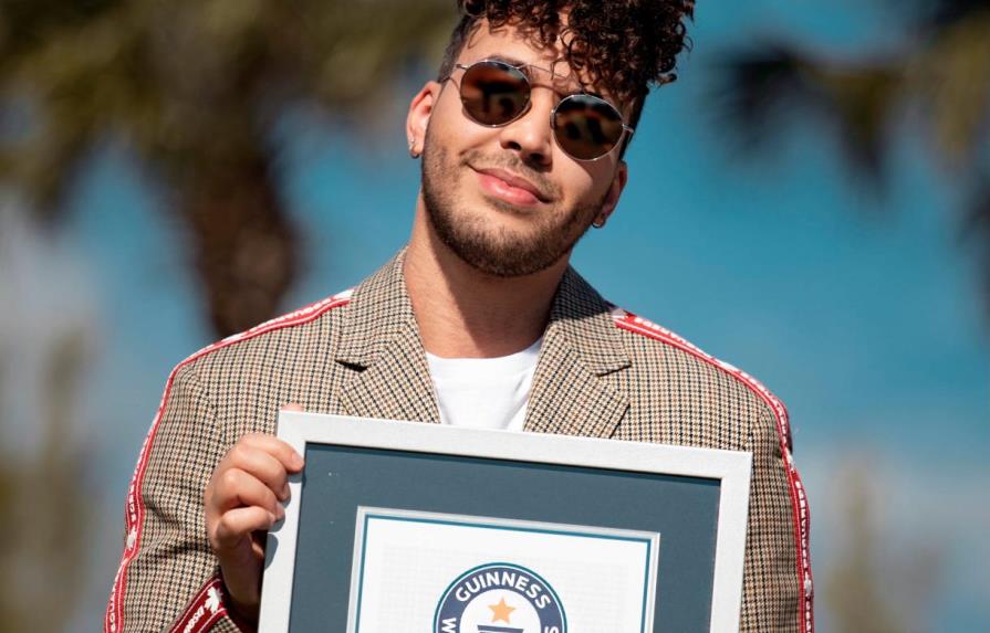 Prince Royce recibe certificación por su primer Guinnes World Records