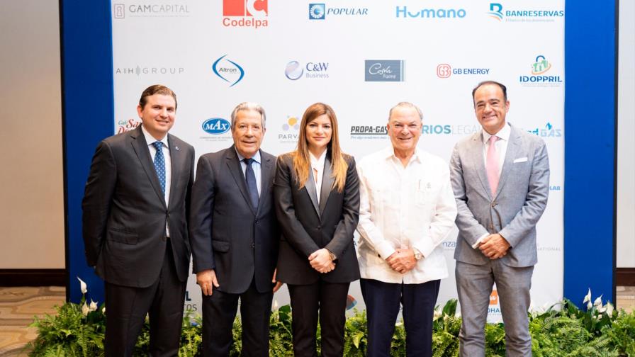 Alex Zozaya es reconocido como Campeón del Turismo Dominicano