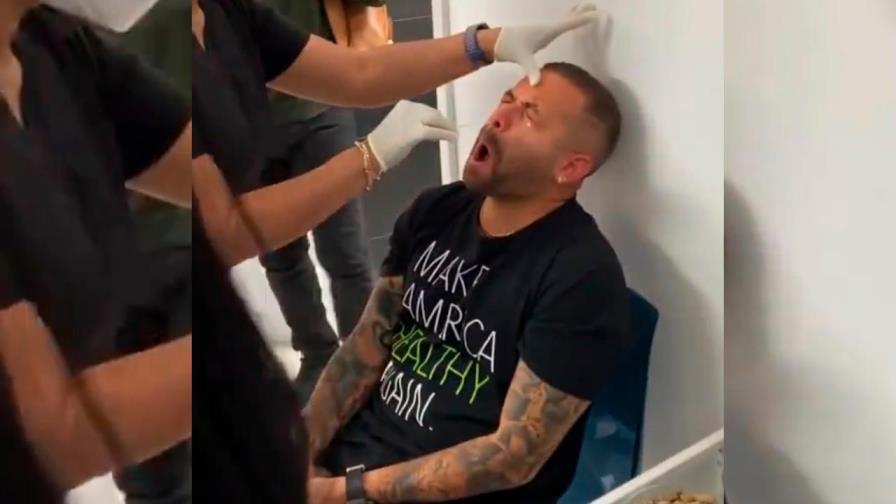 Video | Risas en las redes por la reacción del cantante Nacho al realizarse la prueba PCR Video | Risas en las redes por la reacción del cantante Nacho al realizarse la prueba PCR