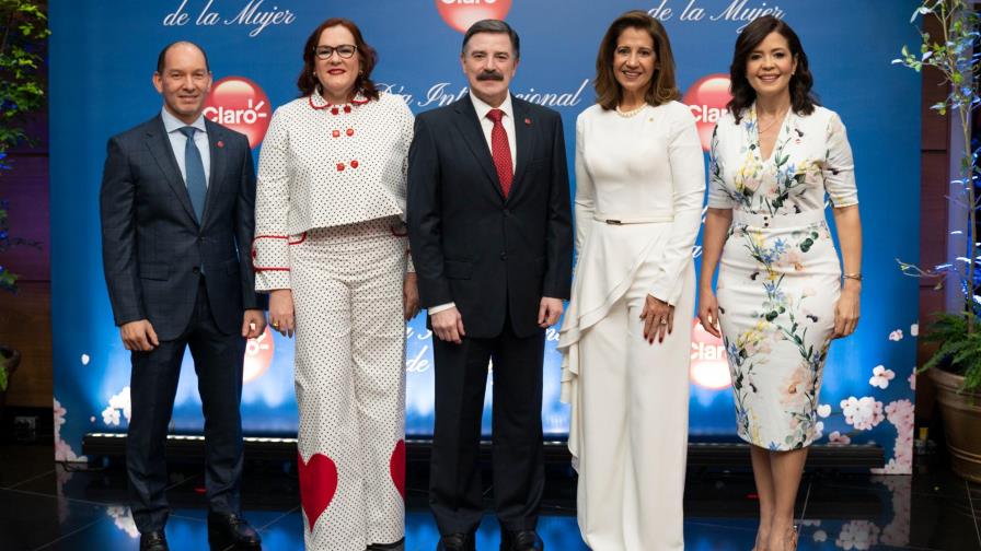 Claro celebra la 13 edición del tradicional almuerzo por el Día de la Mujer Claro celebra la 13 edición del tradicional almuerzo por el Día de la Mujer