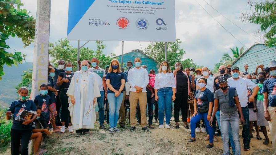 Altice y Nature Power Foundation llevan agua por primera vez a Las Lajitas, Elías Piña 