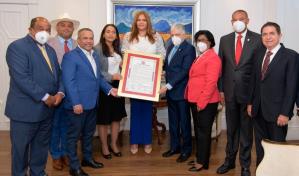 El Senado reconoce la trayectoria de Prisilla Rivera