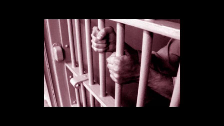 Mandan a prisión a un hombre por intento de robo en almacén en Salcedo