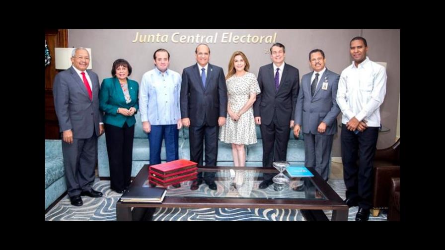 PRM comunica a la JCE que hará primarias simultáneas con padrón cerrado PRM comunica a la JCE que hará primarias simultáneas con padrón cerrado