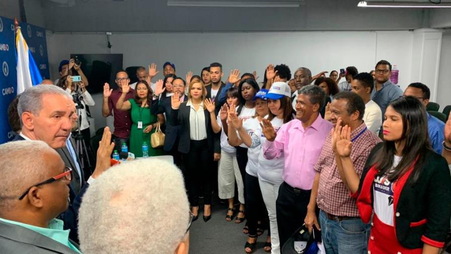 Comunicadores se juramentan en el PRM Comunicadores se juramentan en el PRM