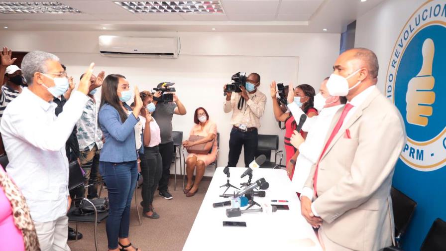 PRM juramenta en sus filas a exdirigentes del PLD, PRD y PRSC de Guerra y Sabana Iglesia 