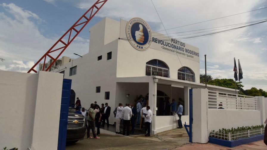 La Dirección Ejecutiva del PRM se reúne a puerta cerrada en la Casa Nacional 