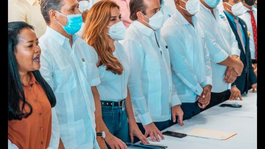 PRM juramenta un regidor del PRD y otro del PAL