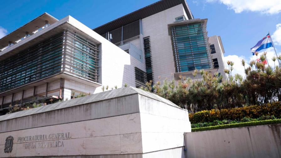 Solicitan prisión preventiva contra raso acusado de vender armas retenidas como evidencia Solicitan prisión preventiva contra raso acusado de vender armas retenidas como evidencia