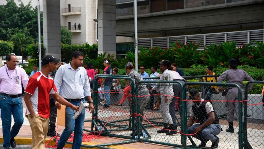 Ciudadanos podrán querellarse contra funcionarios por corrupción sin contar con el Ministerio Público Ciudadanos podrán querellarse contra funcionarios por corrupción sin contar con el Ministerio Público