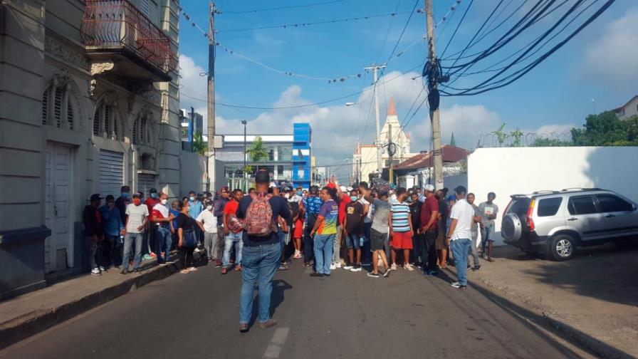 Liberan farmacéuticos mocanos tras protesta