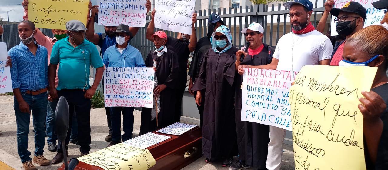 Exigen en una protesta nombramiento de personal médico para hospital de Bonao