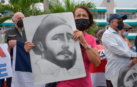 Dominicanos y cubanos piden se levante el bloqueo contra Cuba