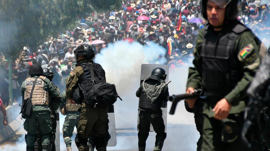 Bolivia expulsa a seis venezolanos acusados de conspirar en protestas sociales Bolivia expulsa a seis venezolanos acusados de conspirar en protestas sociales