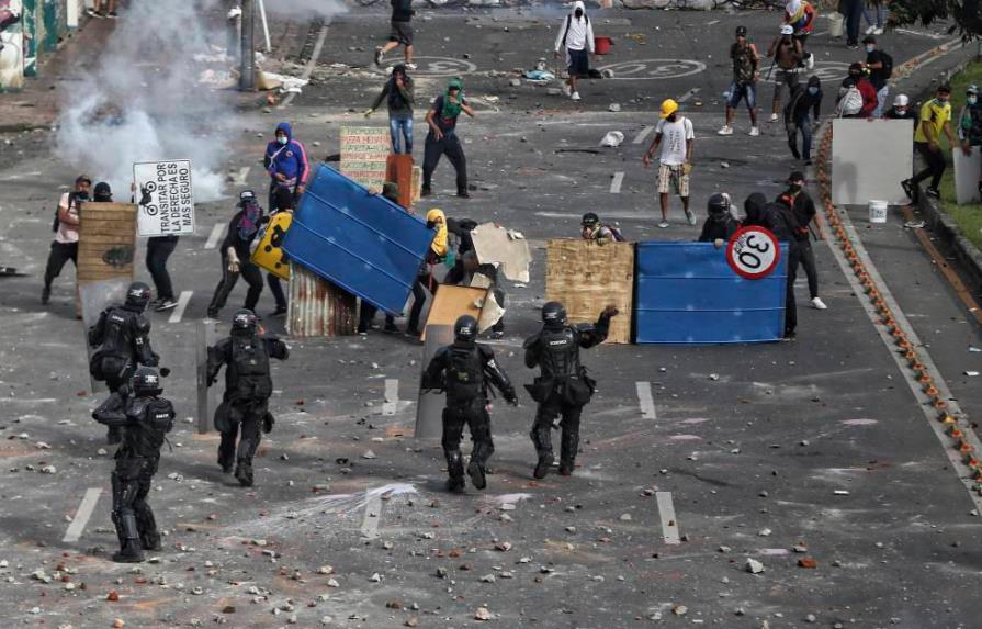 Trece días de protesta dejan 42 muertos en una Colombia en shock por la represión