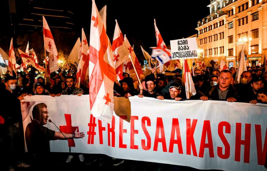 Fuertes protestas en Georgia en apoyo al hospitalizado expresidente Saakashvili