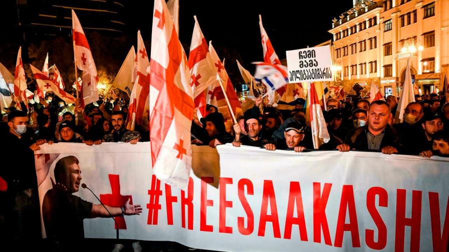 Fuertes protestas en Georgia en apoyo al hospitalizado expresidente Saakashvili