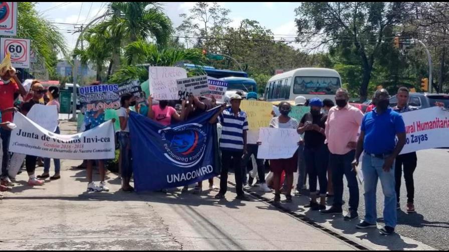 Protestan frente a Salud Pública contra empresa de baterías en Haina