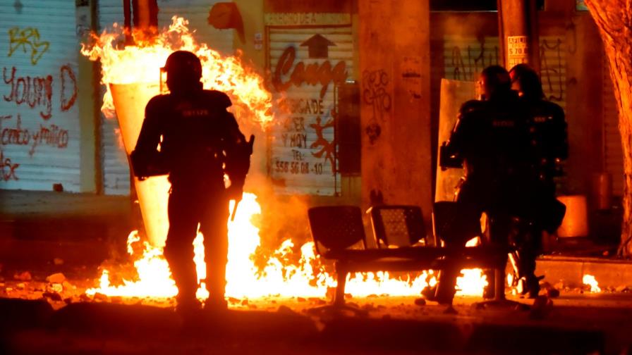 Mujer atropellada por autobús se convierte en la undécima muerta en protestas en Colombia