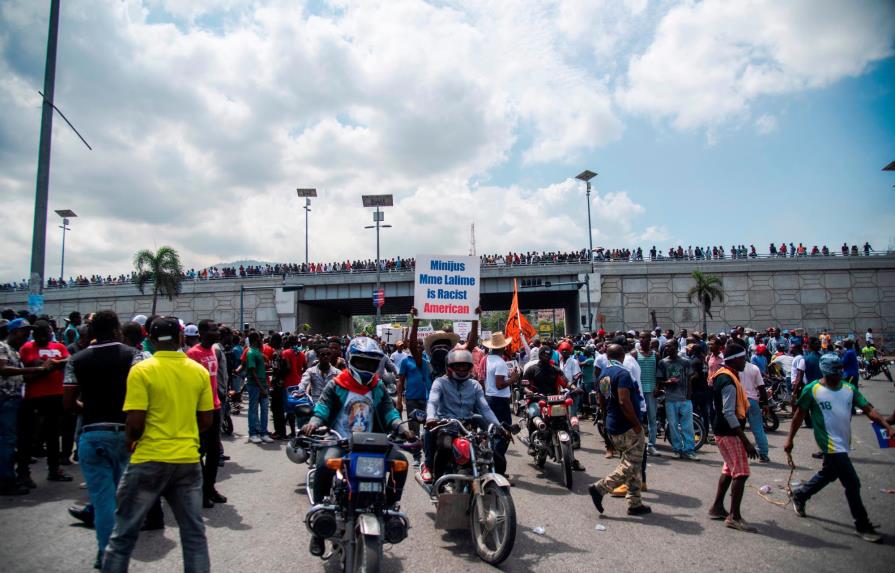 La oposición haitiana pide al mundo que le dé la espalda al presidente Moise