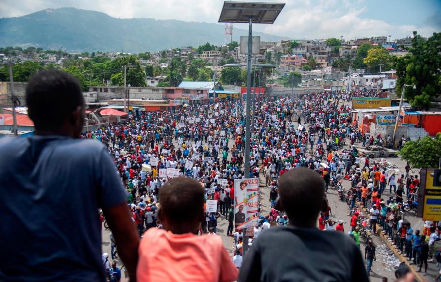 Los haitianos salen a las calles para denunciar la injerencia internacional