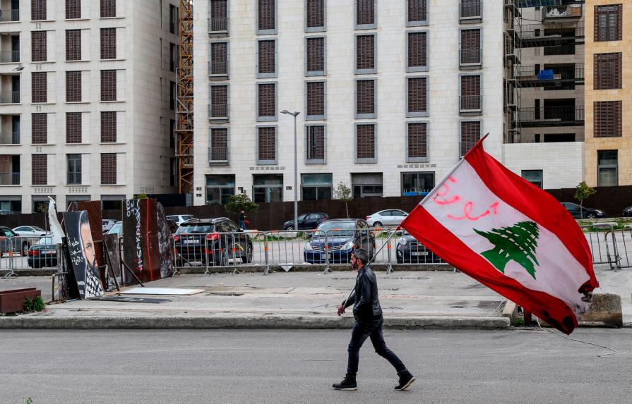 Decenas de heridos frente al Parlamento mientras se aprueba Gobierno libanés