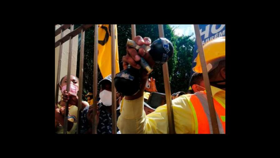 Investigan desórdenes frente al Congreso Nacional; Pacheco dice habrá sanciones Investigan desórdenes frente al Congreso Nacional; Pacheco dice habrá sanciones